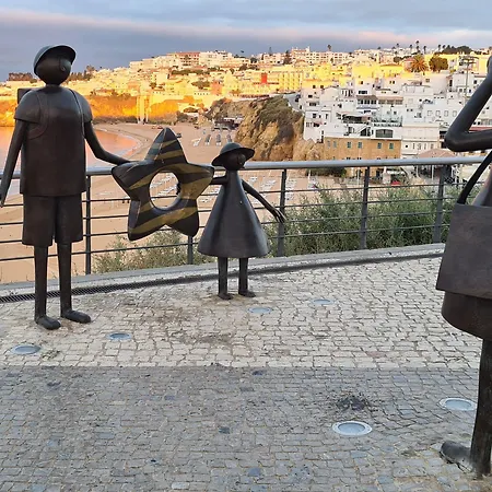 By Kavia Albufeira