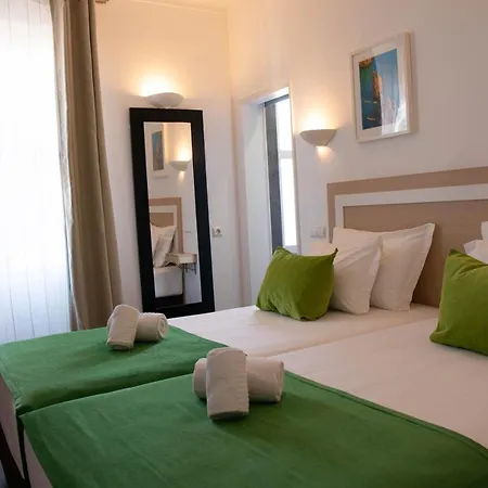 Hotel By Kavia 2*