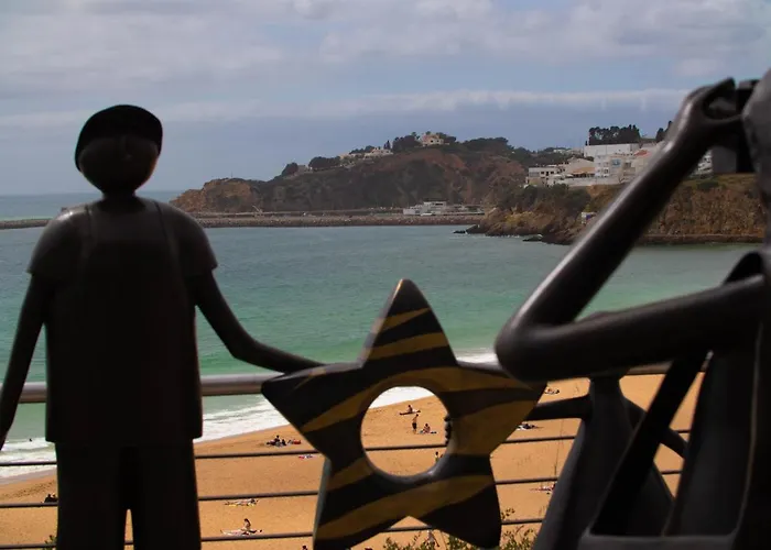 By Kavia Готель