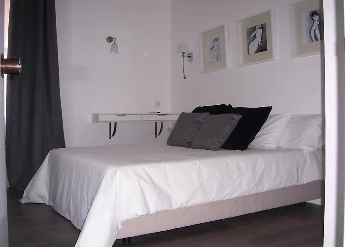 Готель By Kavia